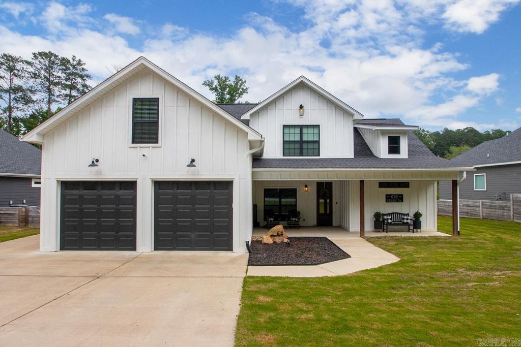 616 HIRAM Drive, Bauxite, AR 72011