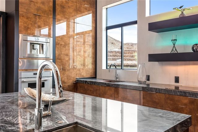 14 Sanctuary Peak Court, Henderson, NV 89012