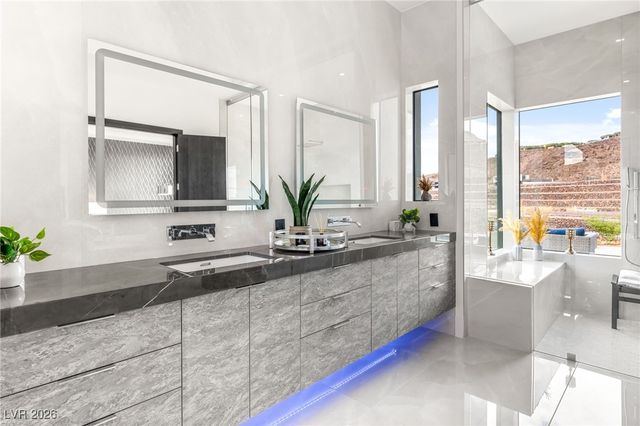 14 Sanctuary Peak Court, Henderson, NV 89012