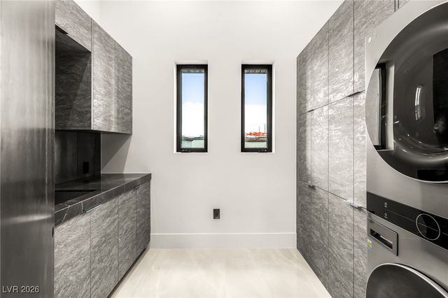 14 Sanctuary Peak Court, Henderson, NV 89012