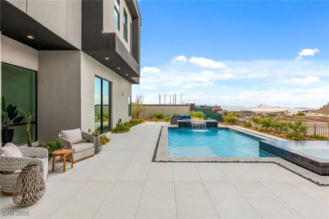 14 Sanctuary Peak Court, Henderson, NV 89012