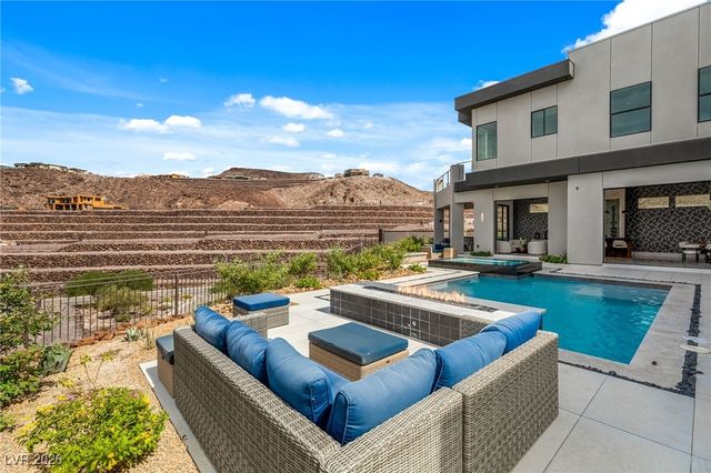 14 Sanctuary Peak Court, Henderson, NV 89012