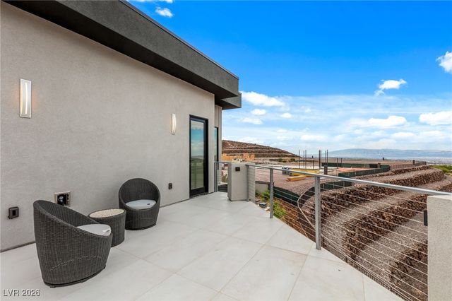 14 Sanctuary Peak Court, Henderson, NV 89012