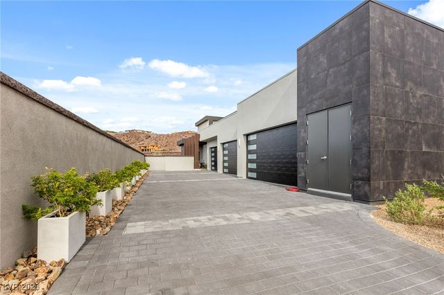 14 Sanctuary Peak Court, Henderson, NV 89012