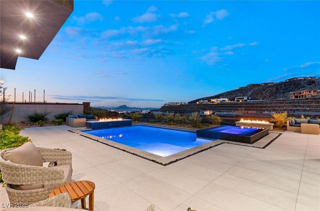 14 Sanctuary Peak Court, Henderson, NV 89012