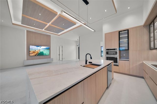 316 SW 13th CT, Cape Coral, FL 33991