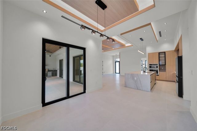 316 SW 13th CT, Cape Coral, FL 33991