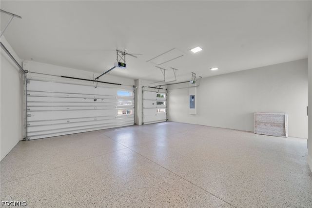 316 SW 13th CT, Cape Coral, FL 33991