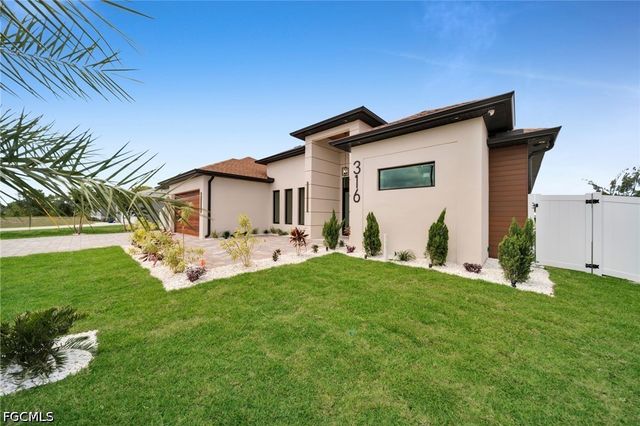 316 SW 13th CT, Cape Coral, FL 33991