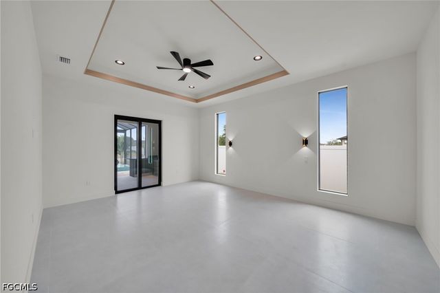 316 SW 13th CT, Cape Coral, FL 33991