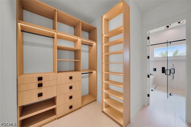 316 SW 13th CT, Cape Coral, FL 33991