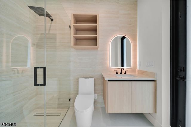 316 SW 13th CT, Cape Coral, FL 33991