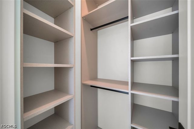 316 SW 13th CT, Cape Coral, FL 33991