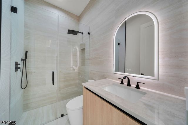 316 SW 13th CT, Cape Coral, FL 33991