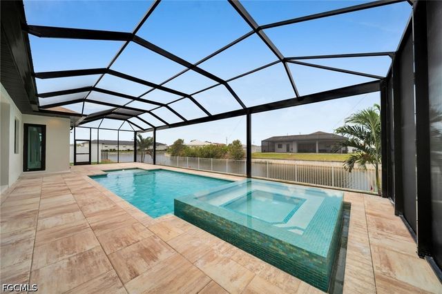 316 SW 13th CT, Cape Coral, FL 33991