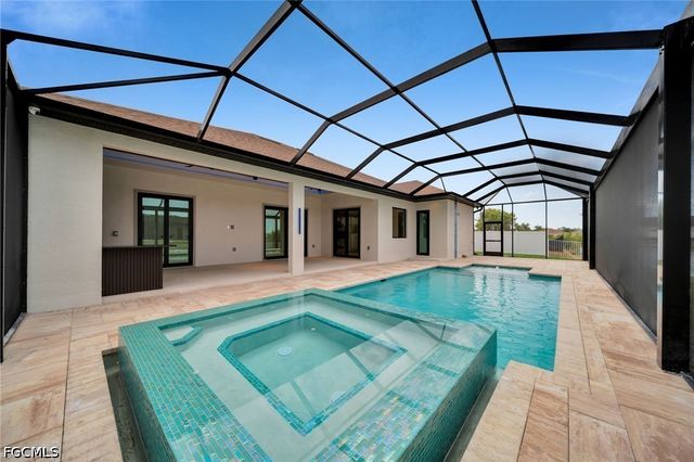 316 SW 13th CT, Cape Coral, FL 33991