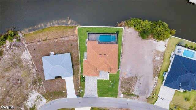 316 SW 13th CT, Cape Coral, FL 33991