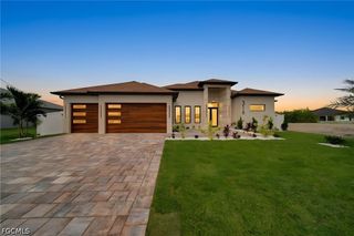 316 SW 13th CT, Cape Coral, FL 33991