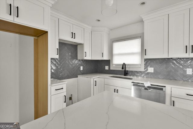 3859 N Camp Creek Parkway SW, Atlanta, GA 30331