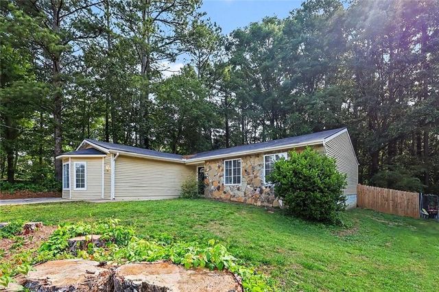 2196 Scarbrough Drive, Stone Mountain, GA 30088