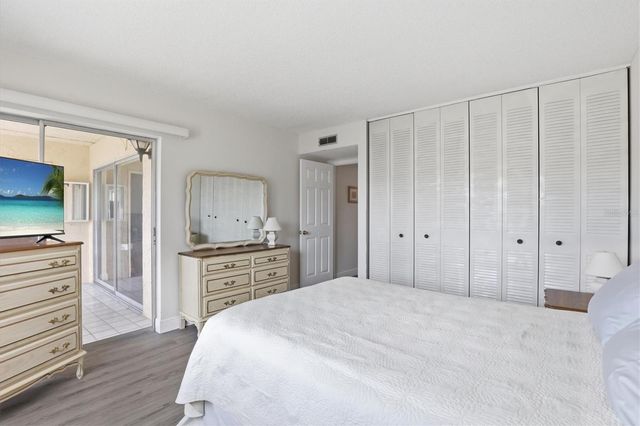 7701 STARKEY ROAD 412, Seminole, FL 33777