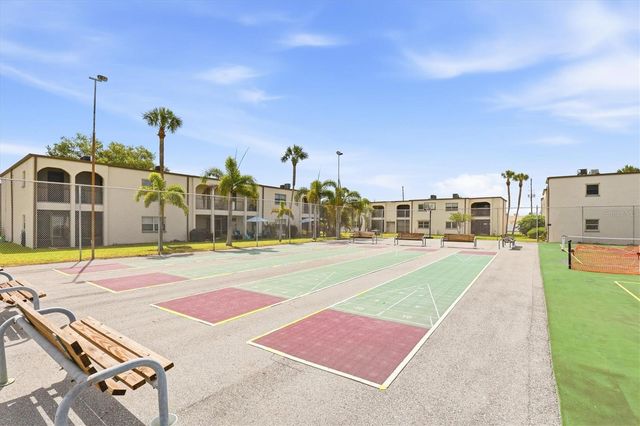 7701 STARKEY ROAD 412, Seminole, FL 33777