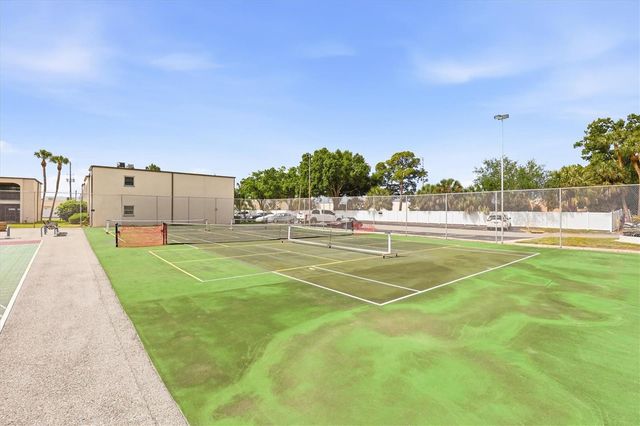 7701 STARKEY ROAD 412, Seminole, FL 33777