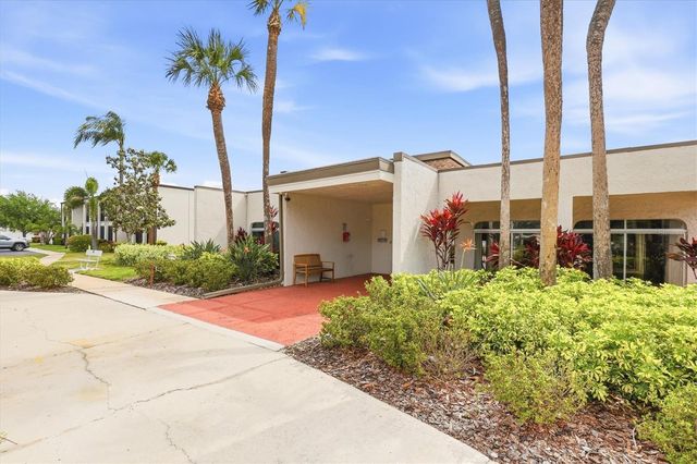 7701 STARKEY ROAD 412, Seminole, FL 33777