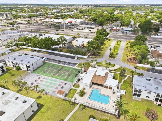 7701 STARKEY ROAD 412, Seminole, FL 33777