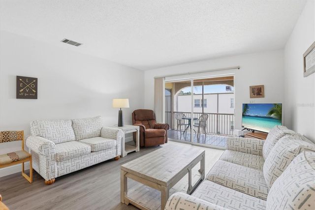 7701 STARKEY ROAD 412, Seminole, FL 33777