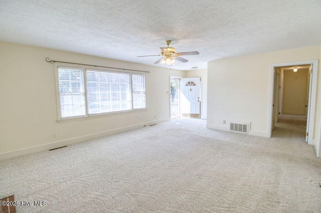 109 E New Hope Road, Goldsboro, NC 27534