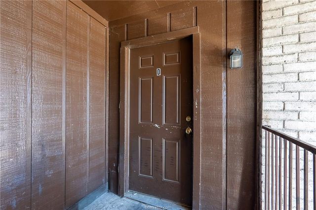 2706 Evergreen Circle C, Bryan, TX 77801