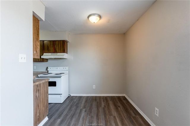 2706 Evergreen Circle C, Bryan, TX 77801