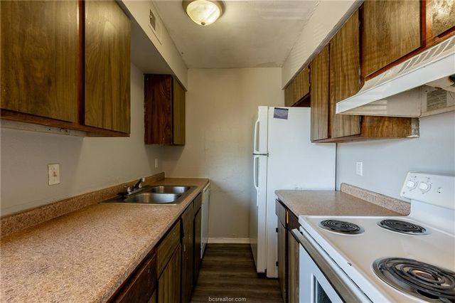 2706 Evergreen Circle C, Bryan, TX 77801