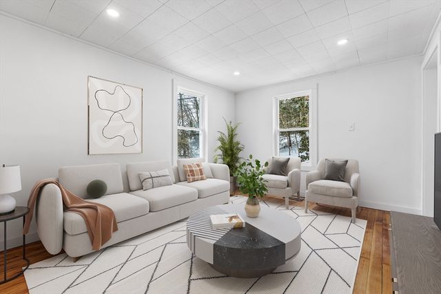 597 Mendon Rd, Northbridge, MA 01534