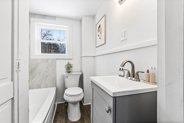 597 Mendon Rd, Northbridge, MA 01534