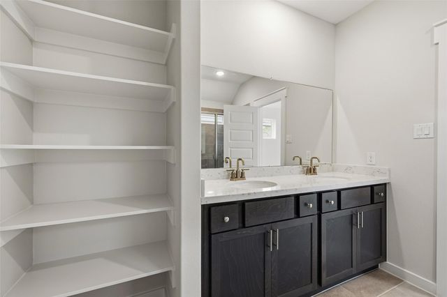 213 Cross Gable Lane, Dayton, TX 77535