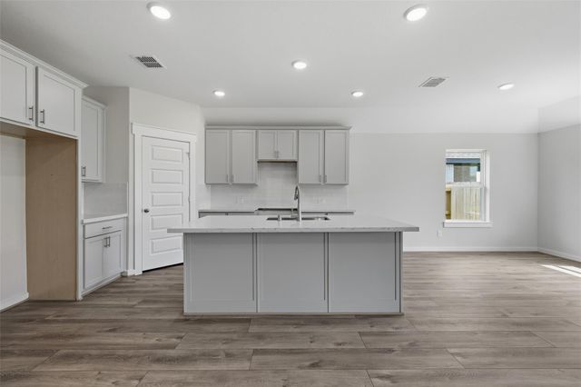 213 Cross Gable Lane, Dayton, TX 77535