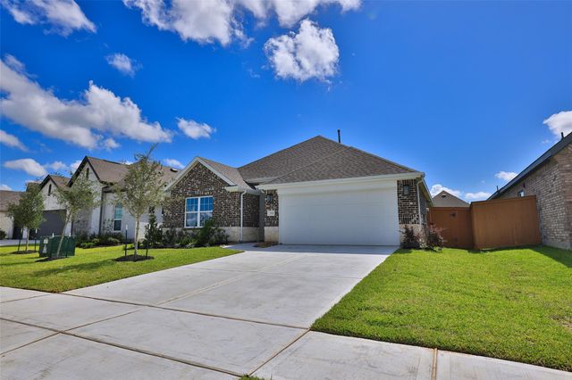 213 Cross Gable Lane, Dayton, TX 77535