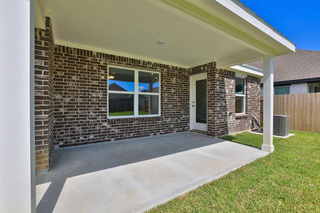 213 Cross Gable Lane, Dayton, TX 77535