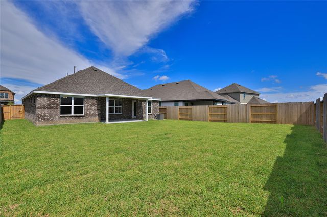 213 Cross Gable Lane, Dayton, TX 77535
