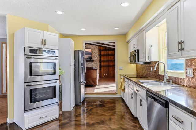 1108 Lacota Circle, Burnsville, MN 55337