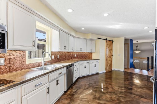 1108 Lacota Circle, Burnsville, MN 55337