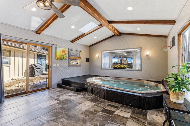 1108 Lacota Circle, Burnsville, MN 55337