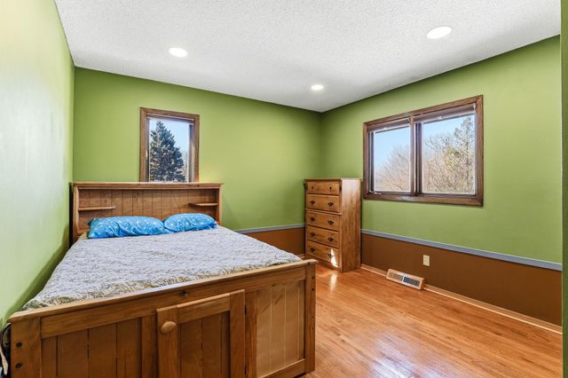 1108 Lacota Circle, Burnsville, MN 55337