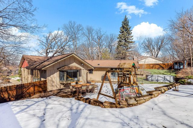 1108 Lacota Circle, Burnsville, MN 55337