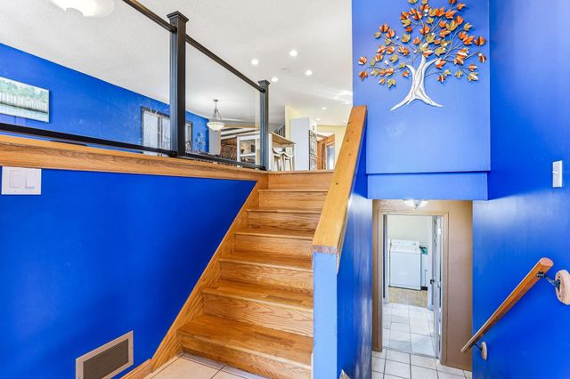 1108 Lacota Circle, Burnsville, MN 55337