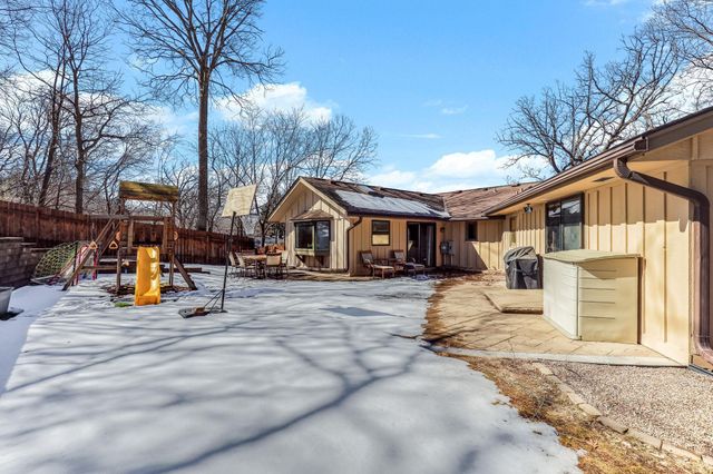 1108 Lacota Circle, Burnsville, MN 55337