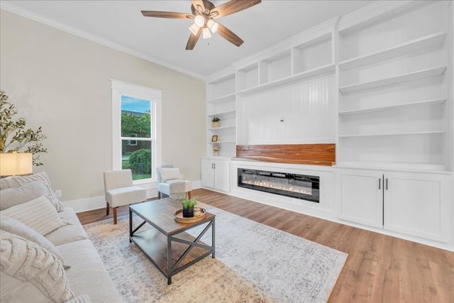 141 N Russell St, Portland, TN 37148