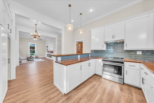 141 N Russell St, Portland, TN 37148